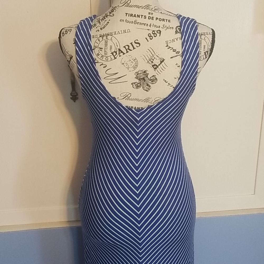 Dress - Picture 6 of 11